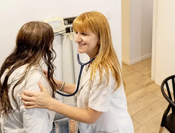 Consultorio especializado en endocrinología infantil — espacio profesional para evaluación y tratamiento de trastornos hormonales y metabólicos en niños